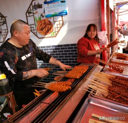 景区买什么小吃最火利润大「旅游景点卖什么小吃最挣钱」